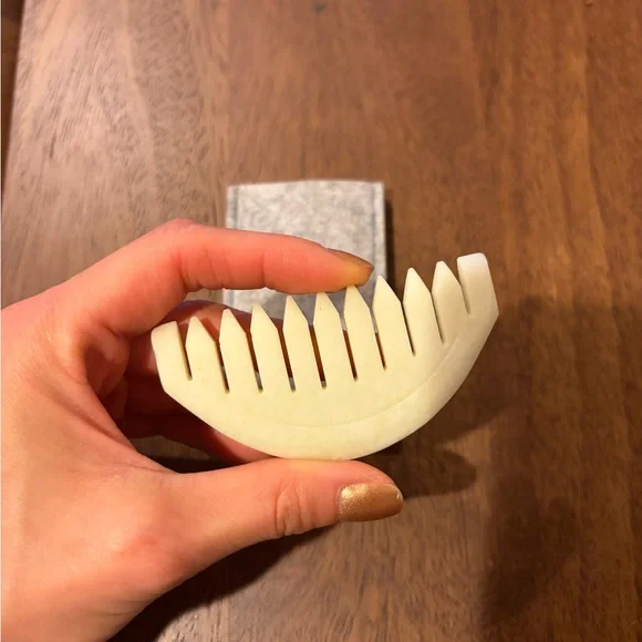 ACT + ACRE NEW Gua Sha Scalp Comb Tool Natural Jade - Picture 9 of 9